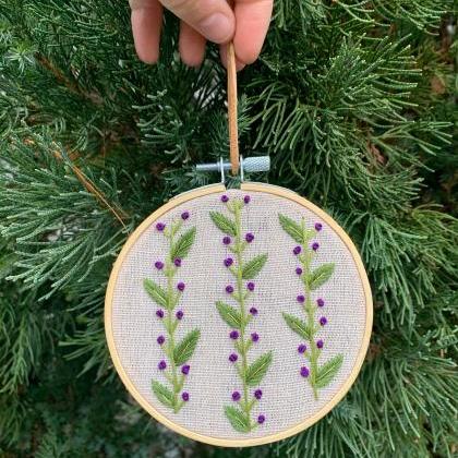 Berries and Vines Embroidery Patter..