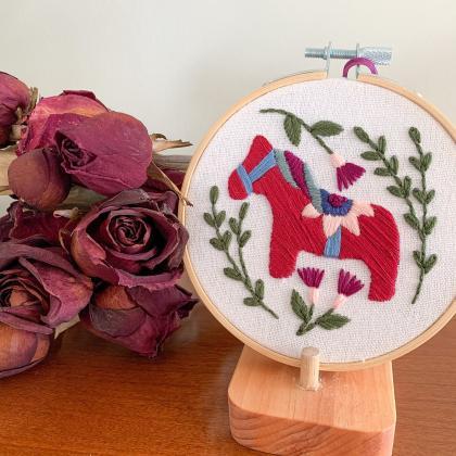 Swedish Dala Horse Hand Embroidery ..