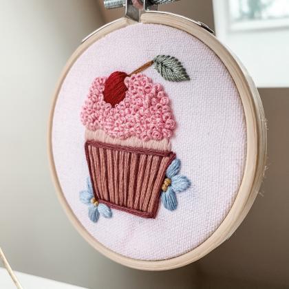 Cupcake Hand Embroidery Pattern | D..
