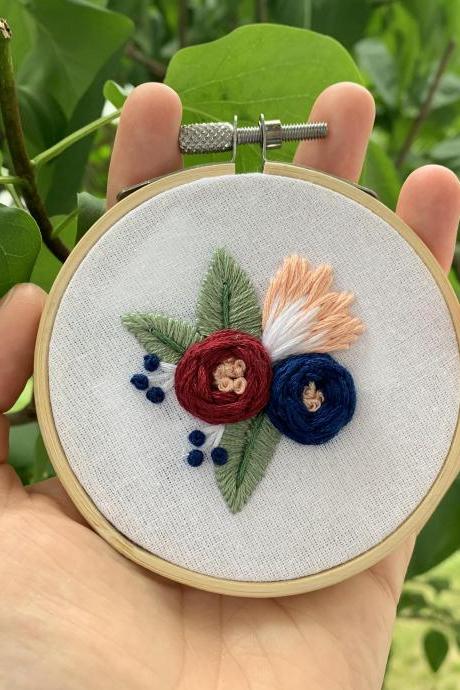 Simple Roses Embroidery Pattern | PDF Beginner Embroidery Pattern | Instant Download | DIY Embroidery | Modern Embroidery | Needlepoint DIY.
